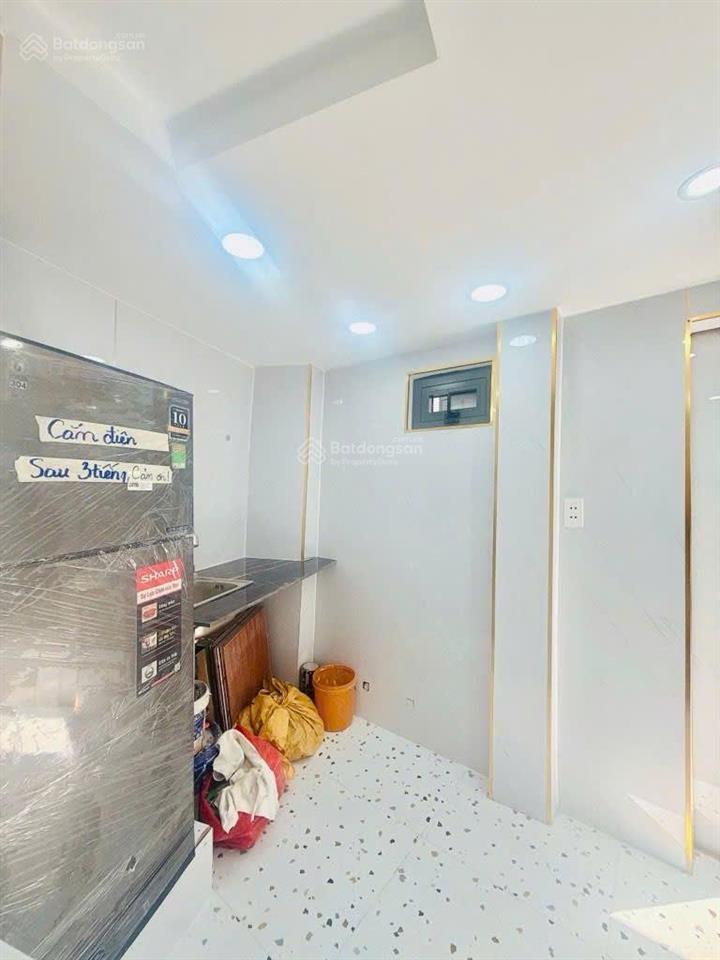 Mua bán nhà quận 4, 3 tầng hoàn công, góc 2 mặt hẻm thông bến vân đồn thông khánh hội !
