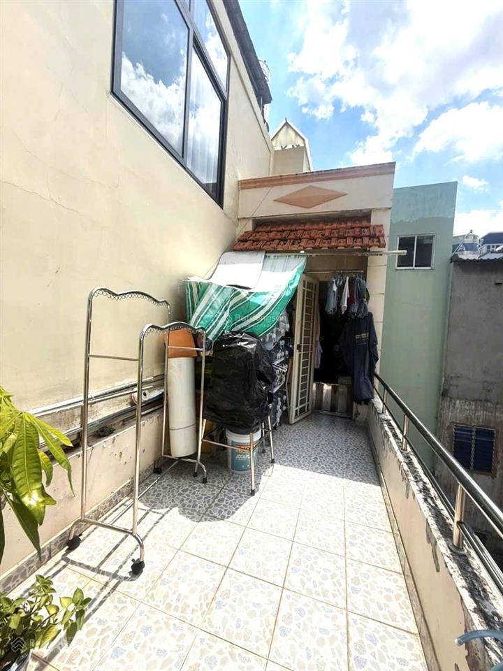 Mua bán nhà quận 4, 5 tầng hoàn công, dân cư hiện hữu, khu vip lê quốc hưng, hẻm 5m!