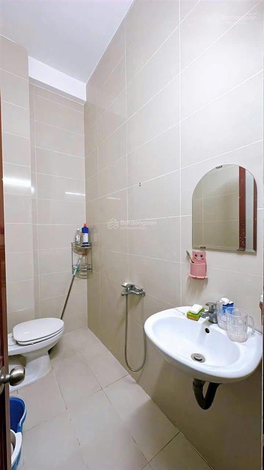 Mua bán nhà quận 4, 84m² đất, 3 tầng btct hoàn công đủ, hẻm 5m thông chợ 200 vs đoàn văn bơ !