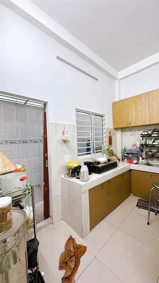 Mua bán nhà quận 4, 84m² đất, 3 tầng btct hoàn công đủ, hẻm 5m thông chợ 200 vs đoàn văn bơ !