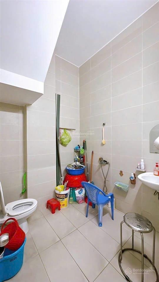 Mua bán nhà quận 4, 84m² đất, 3 tầng btct hoàn công đủ, hẻm 5m thông chợ 200 vs đoàn văn bơ !
