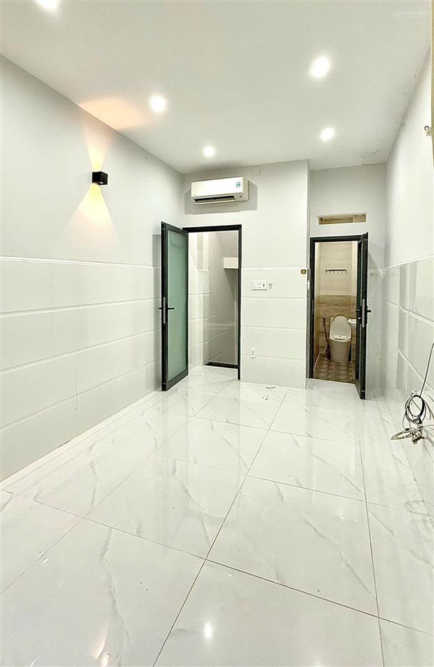 Mua bán nhà quận 4, 4 tầng, khu 20 thước, giáp quận 1, hẻm 4m thông ẩm thực vĩnh khánh!