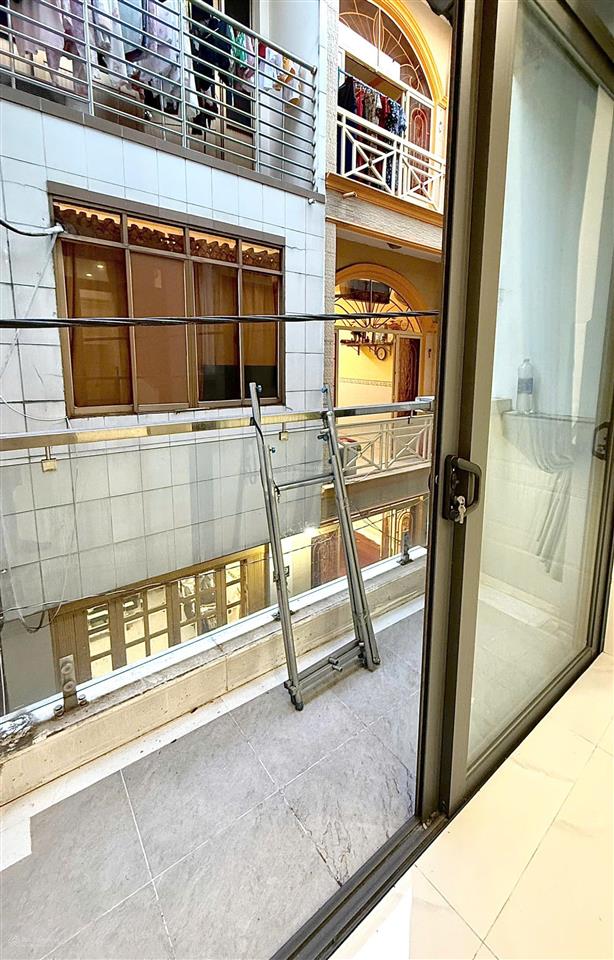 Mua bán nhà quận 4, 4 tầng, khu 20 thước, giáp quận 1, hẻm 4m thông ẩm thực vĩnh khánh!