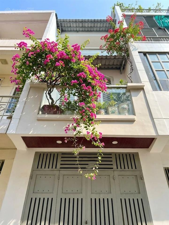 Mua bán nhà quận 4, 4 tầng, khu 20 thước, giáp quận 1, hẻm 4m thông ẩm thực vĩnh khánh!