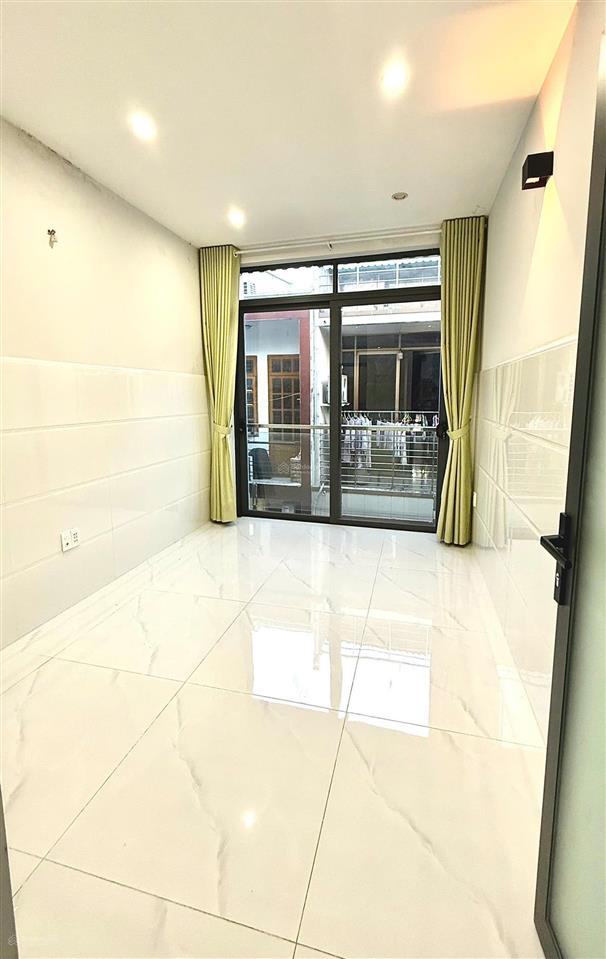 Mua bán nhà quận 4, 4 tầng, khu 20 thước, giáp quận 1, hẻm 4m thông ẩm thực vĩnh khánh!