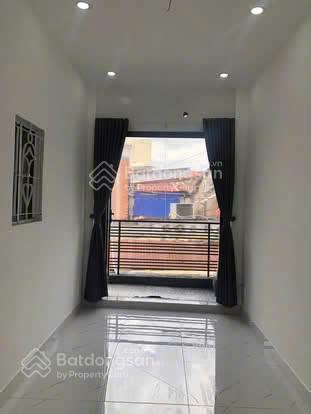 Mua bán nhà quận 4, 2 tầng hoàn công, hẻm rộng rãi, đoàn văn bơ, p. xóm chiếu !