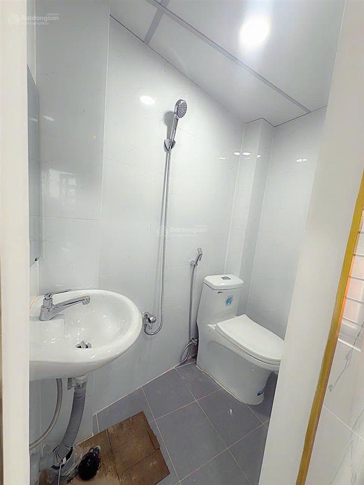 Mua bán nhà quận 4, 2 tầng, nhà mới, giá rẻ chỉ 1,75 tỷ, đường xóm chiếu, p. xóm chiếu!