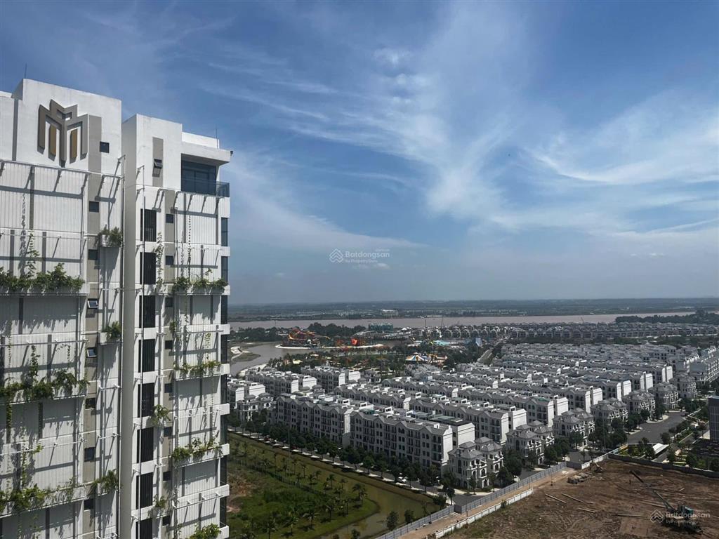 Bán gấp căn 2pn2wc giá siêu tốt toà daisy view công viên 36ha lumiere boulevard,  0898 178 ***