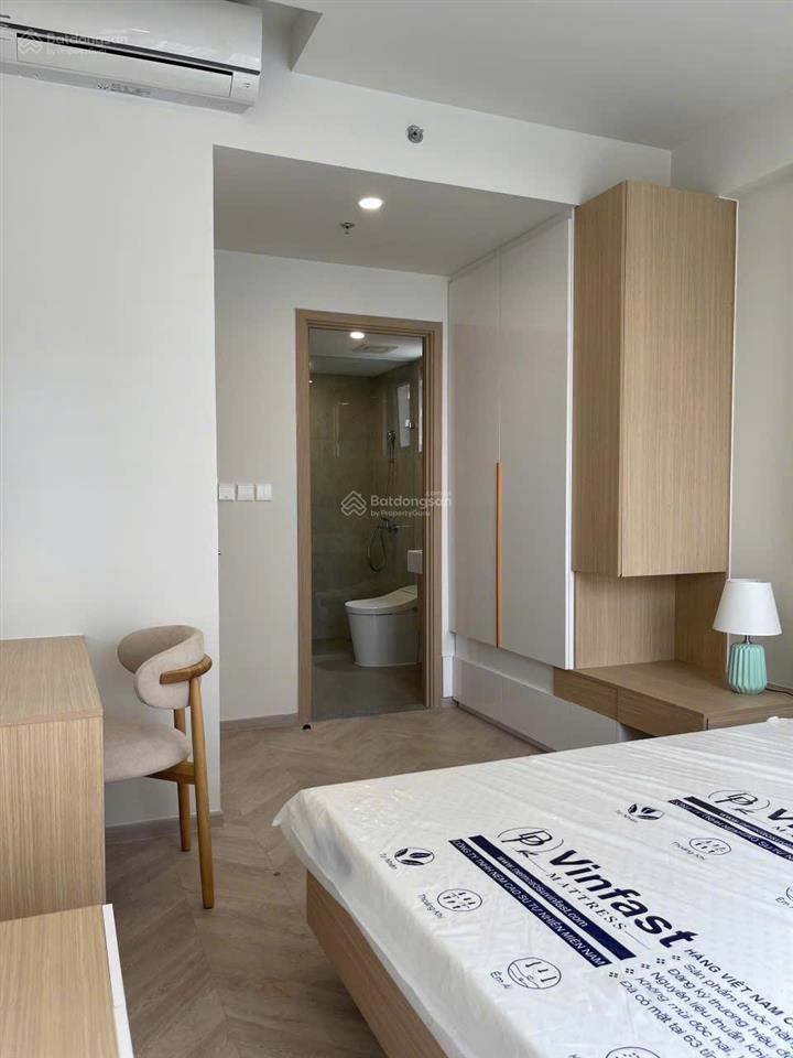 Bán gấp căn góc 2 phòng ngủ vị trí tòa c kế vincom megamall tặng full nội thất masteri centre point