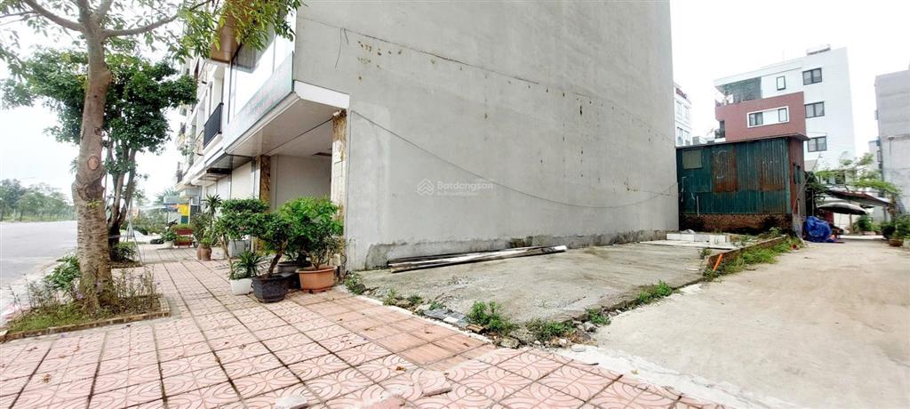 Đất mặt phố gia thượng, đường 30m, view công viên, vỉa hè, vị trí có 1 0 2 khu tđc ngọc thụy