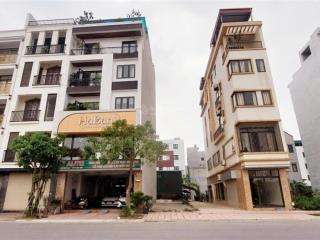Đất mặt phố gia thượng, đường 30m, view công viên, vỉa hè, vị trí có 1 0 2 khu tđc ngọc thụy