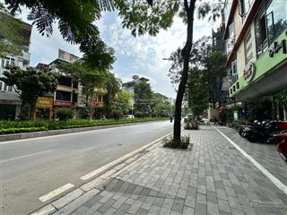 Bán nhà phố lạc long quântây hồ45m2 5 tầnggần phố gần hồdòng tiền ổn định13,79 tỷ