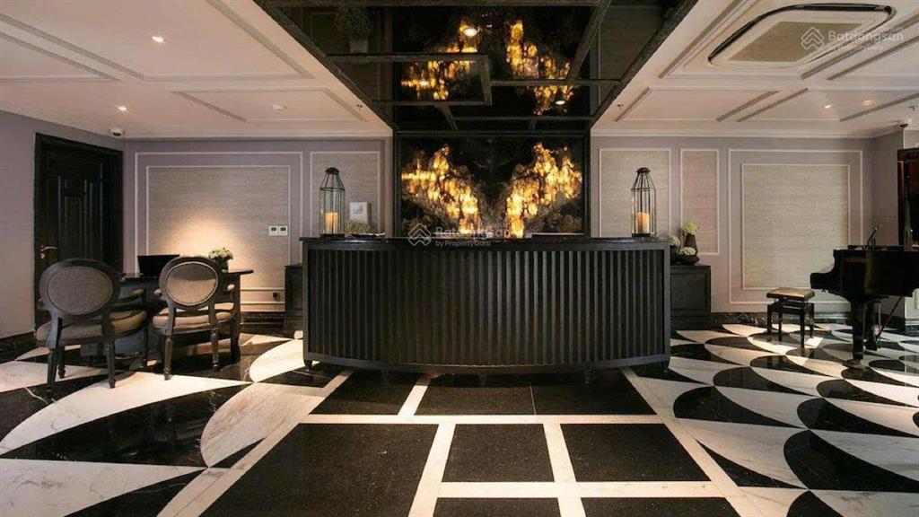 Cần bán gấp tòa nhà 10 tầng  biểu tượng hồ trúc bạch  ba đình 260m2 giá chào 158 tỷ