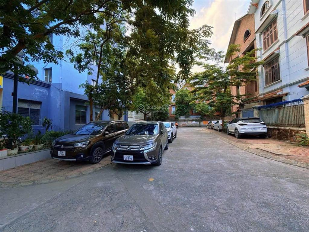 Bán biệt thự lô góc hoàng quốc việt 125m mt 20m2 mặt tiềnvỉa hè3 làn ô tôkhu biệt thự 48,8 tỷ