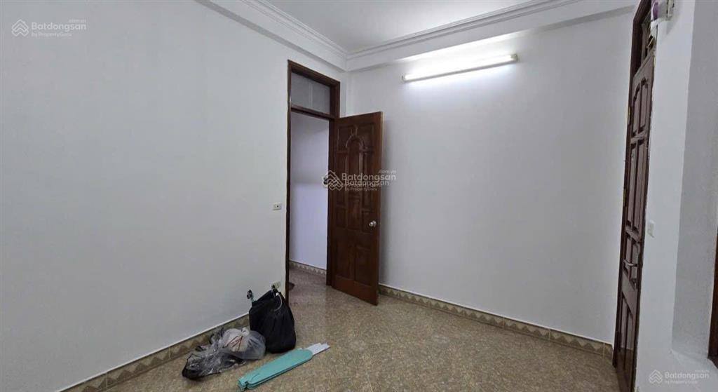 Cho thuê nhà 4 tầng xuân la, tây hồ ô tô vào tận cửa 16tr/tháng