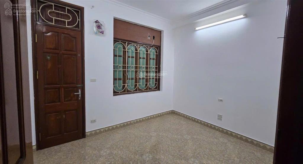 Cho thuê nhà 4 tầng xuân la, tây hồ ô tô vào tận cửa 16tr/tháng