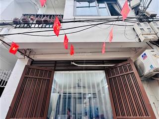 Cho thuê nhà 4 tầng xuân la, tây hồ ô tô vào tận cửa 16tr/tháng
