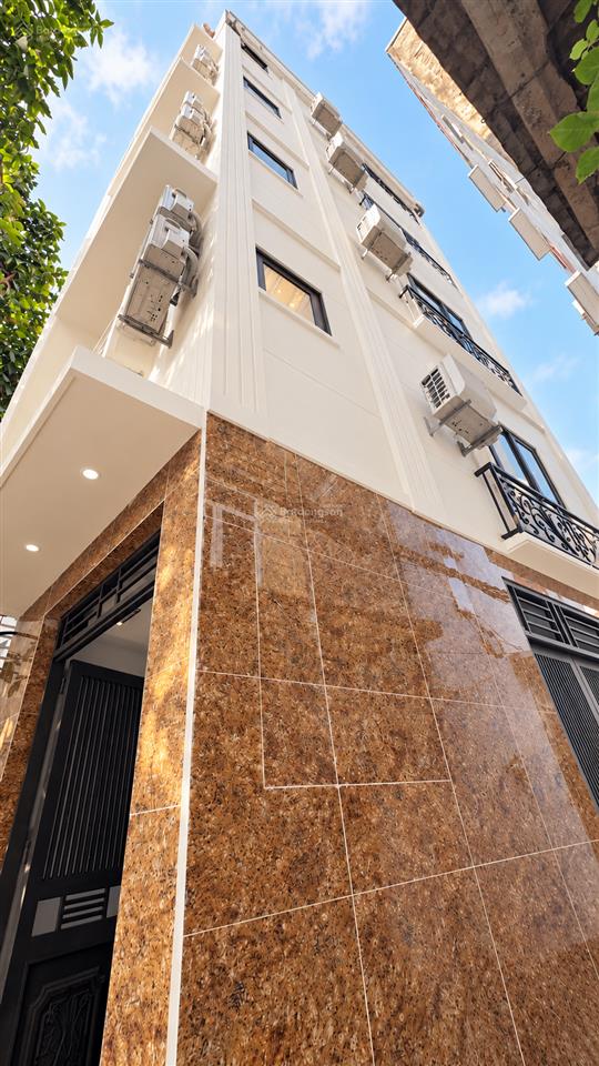 Bán tòa căn hộ dịch vụ võ chí công, 120m2, 8 tầng + tum, 28 phòng, dòng tiền 150tr/tháng. giá 27 tỷ