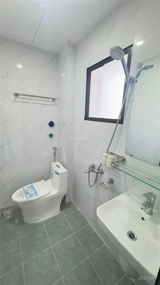 Bán tòa căn hộ dịch vụ võ chí công, 120m2, 8 tầng + tum, 28 phòng, dòng tiền 150tr/tháng. giá 27 tỷ