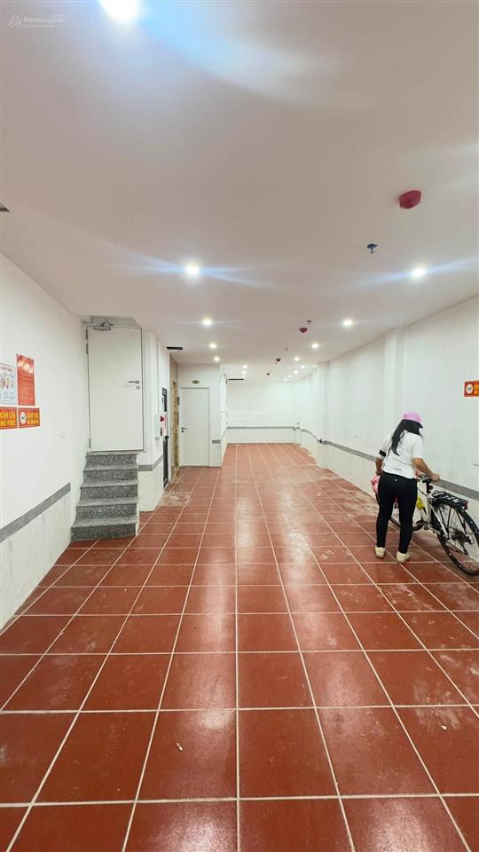 Bán tòa căn hộ dịch vụ võ chí công, 120m2, 8 tầng + tum, 28 phòng, dòng tiền 150tr/tháng. giá 27 tỷ
