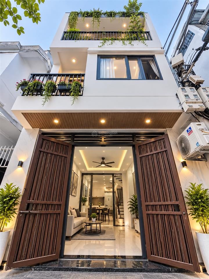 Bán nhà tây hồ 65m 4 tầng mt 4.5m ô tô kinh doanh hàng xóm ciputra 12,5 tỷ