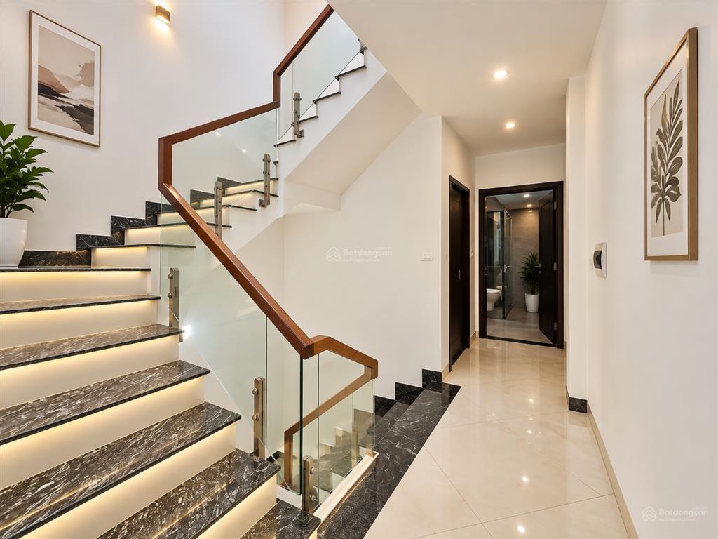 Bán nhà tây hồ 65m 4 tầng mt 4.5m ô tô kinh doanh hàng xóm ciputra 12,5 tỷ