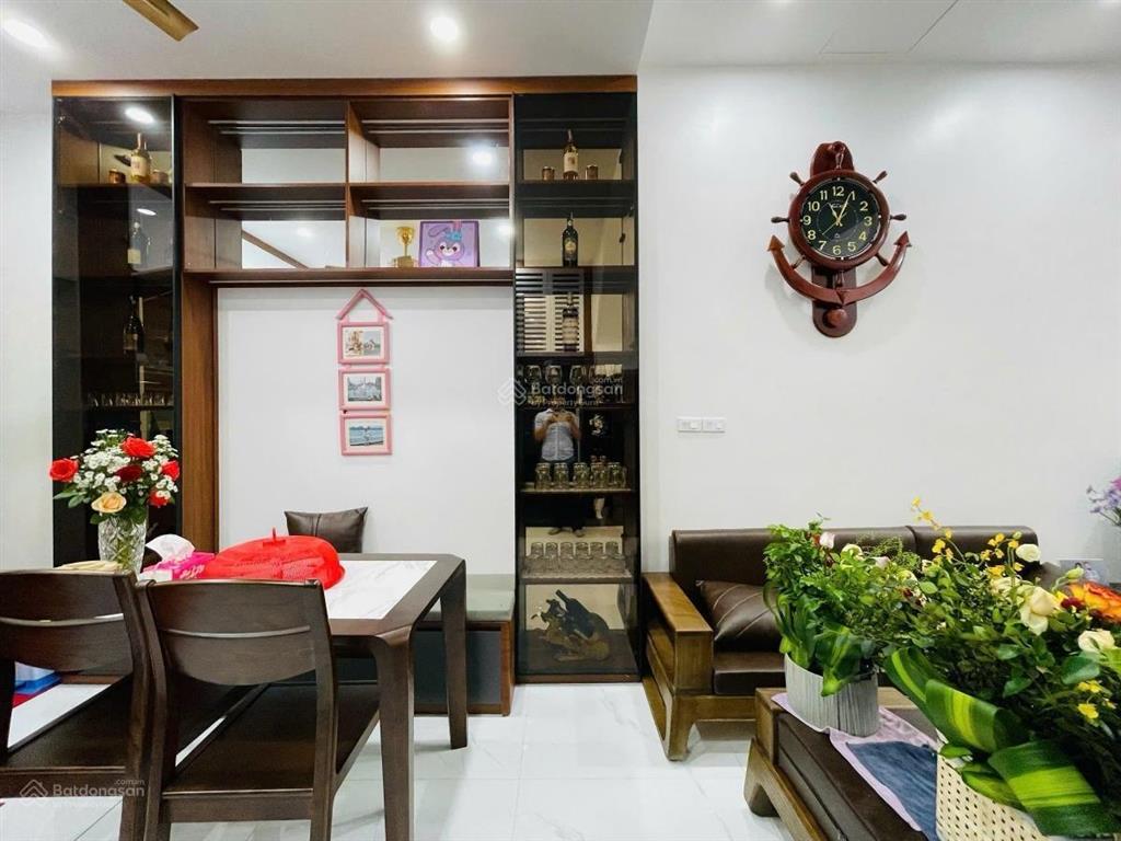 Bán nhà phố hàm nghinam từ liêm 70m 4 tầngmt 4.3mô tô vào nhà2 thoáng 15.5 tỷ