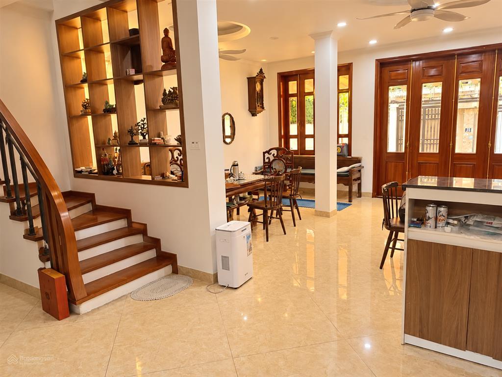 Cực hiếmnhà sân vườntrích sàiô tô tránh2 ngõ vàogần hồ tây115m25 tầng giá lv 43 tỷ
