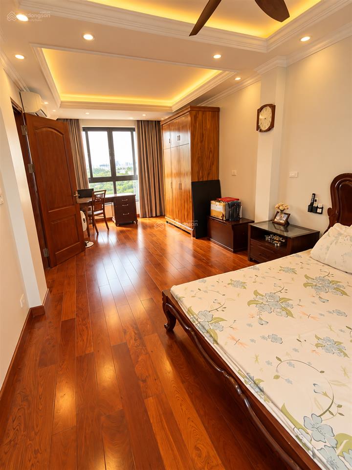Cực hiếmnhà sân vườntrích sàiô tô tránh2 ngõ vàogần hồ tây115m25 tầng giá lv 43 tỷ