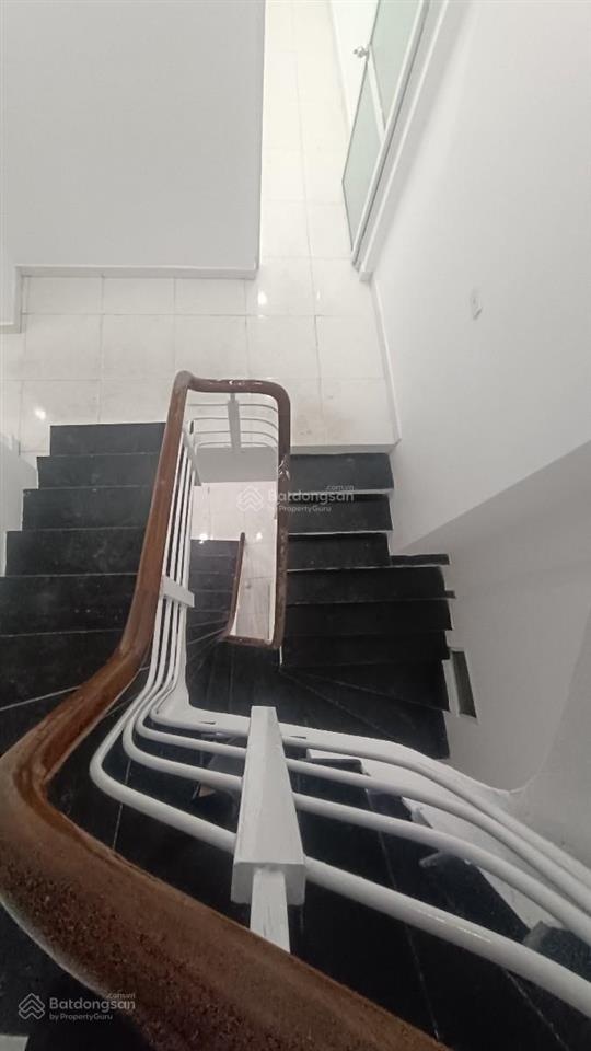 Bán nhà võ chí công 57m2, 3 tầng, 8,8 tỷ chủ ngộp bank  giảm 3 tỷ