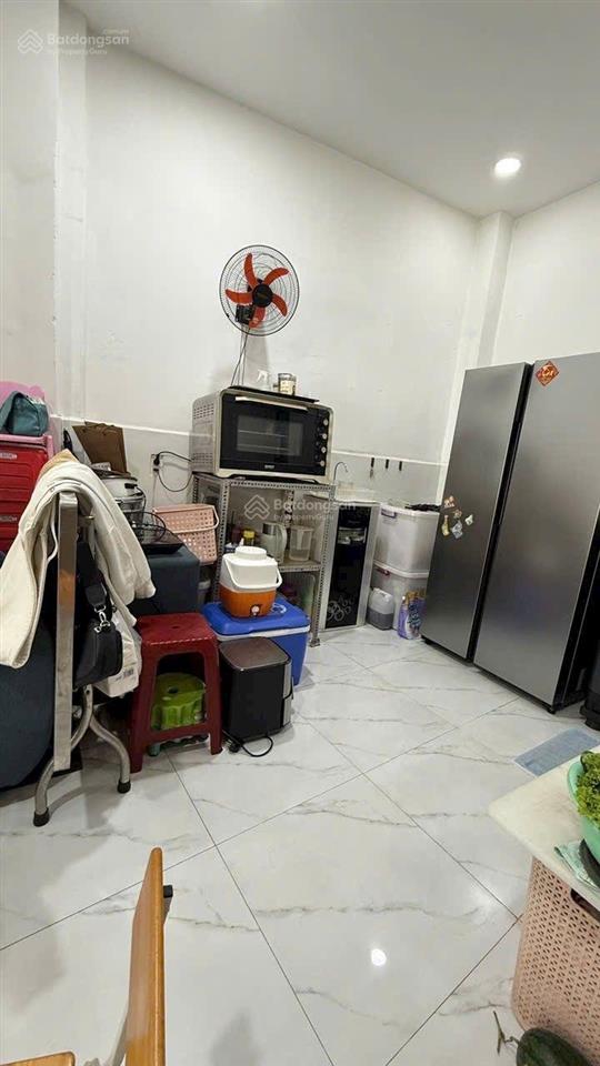 Nhà hẻm 4m đường âu dương lân,p3q8,dt 4,5m x 8m, 1 lầu,2 pn,2 wc