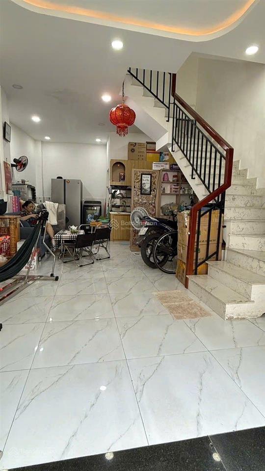 Nhà hẻm 4m đường âu dương lân,p3q8,dt 4,5m x 8m, 1 lầu,2 pn,2 wc