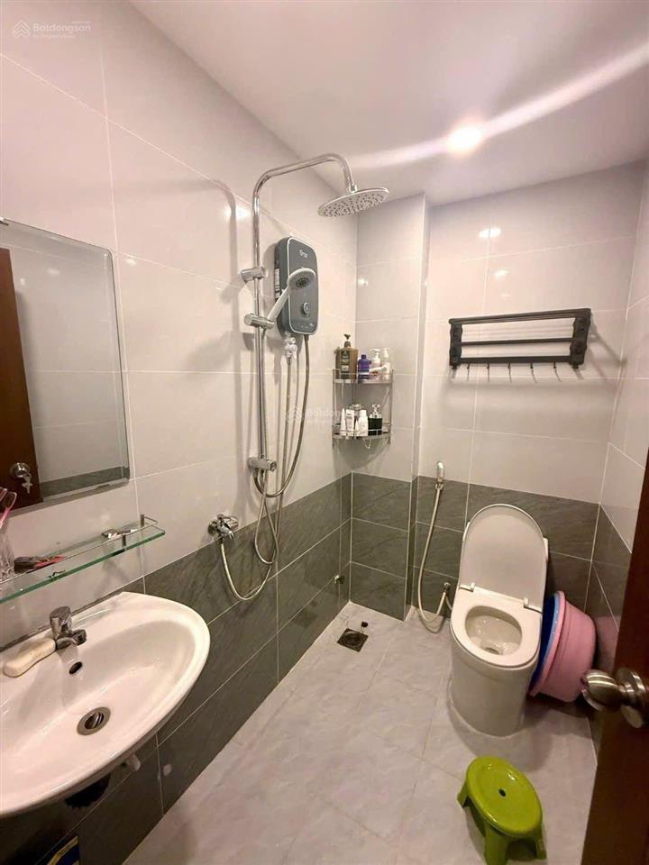 Cần bán gấp nhà đường ba đình,p9q8,dt 4mx8m, 1 lầu,2 pn,2 wc,giá 4 tỷ (tl)