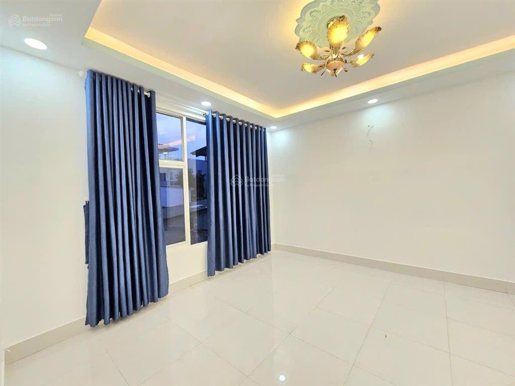 Nhà đường bông sao,p5q8,dt 3,1mx13m, 1 lầu,2 pn,2 wc,giá 4,28 tỷ (tl)