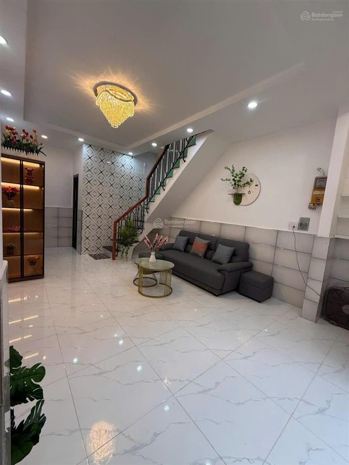 Nhà đường ba đình, p8, q8, dt 4m x 7,5m, 1 lầu, 2 pn, giá 3,98 tỷ (thương lượng)