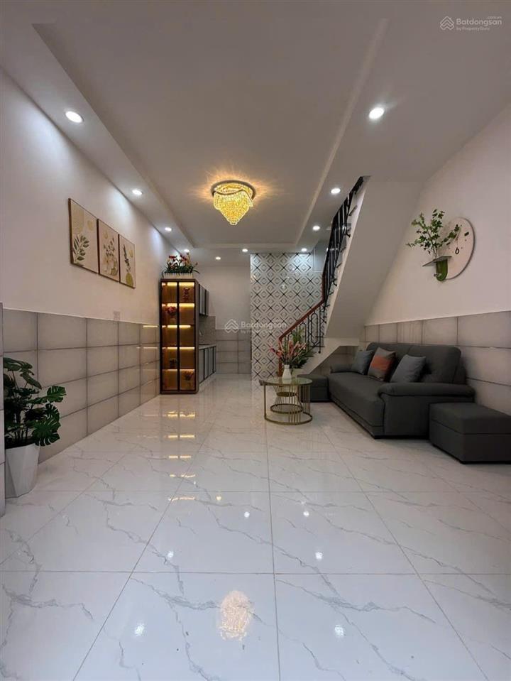 Nhà đường ba đình, p8, q8, dt 4m x 7,5m, 1 lầu, 2 pn, giá 3,98 tỷ (thương lượng)