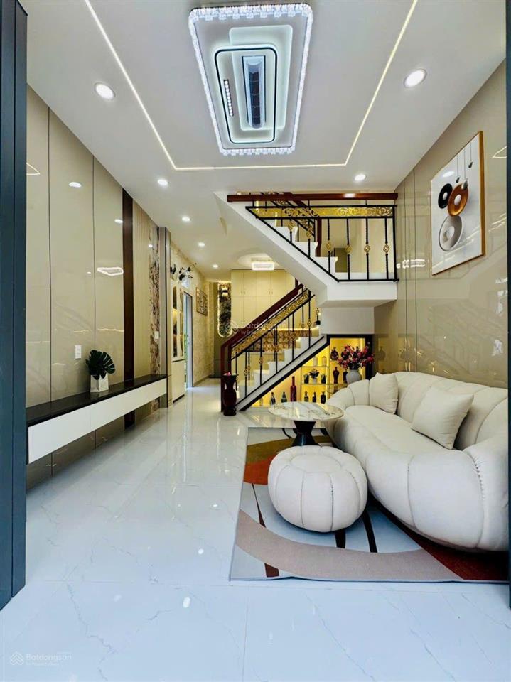 Nhà hẻm 4m đường âu dương lân, p.3, q.8, dt 3,6x10m, 2 lầu, sân thượng, 3 pn, giá 5,65 tỷ (tl)