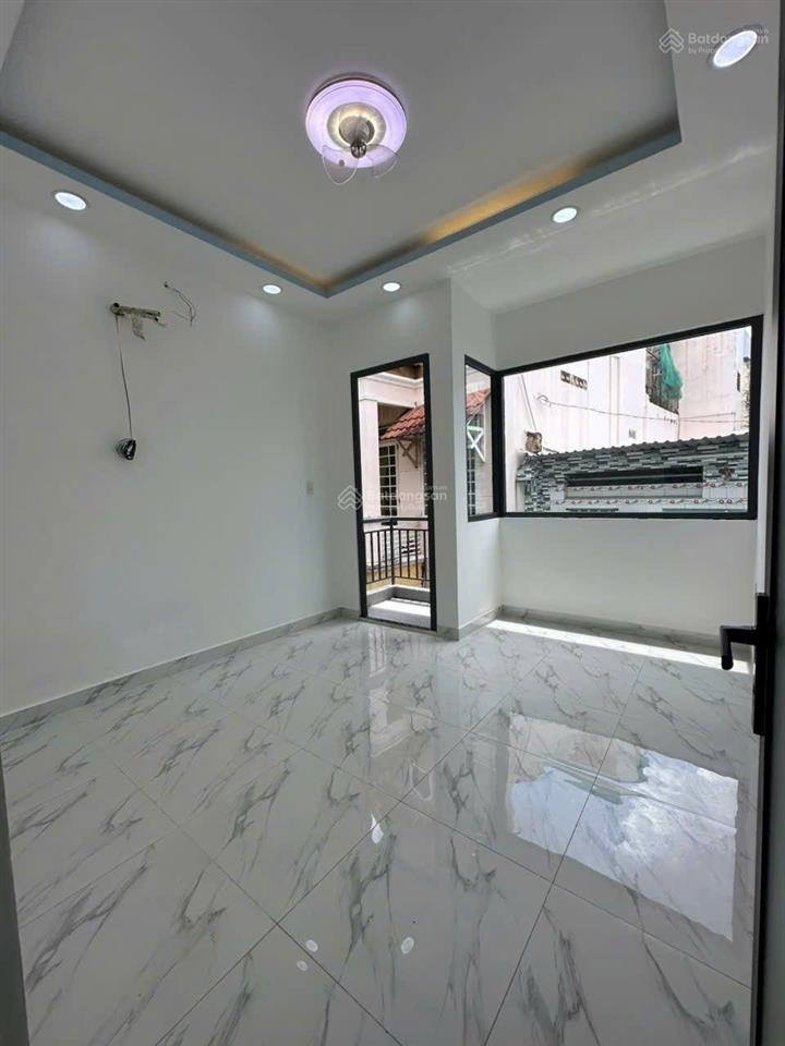 Nhà hẻm 4,5m đường hưng phú, p. 8, q. 8, dt 6m x 7m, 1 trệt, 1 lầu, 3 pn