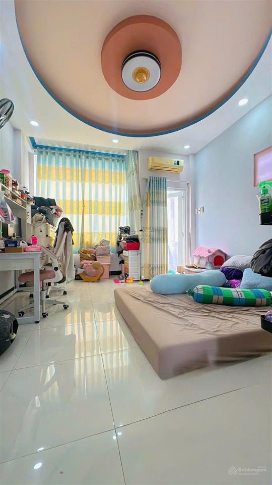 Nhà hẻm 4,5m đường bông sao, p5q8, dt 4mx7m, đúc 3 lầu, 3 pn, 4 wc