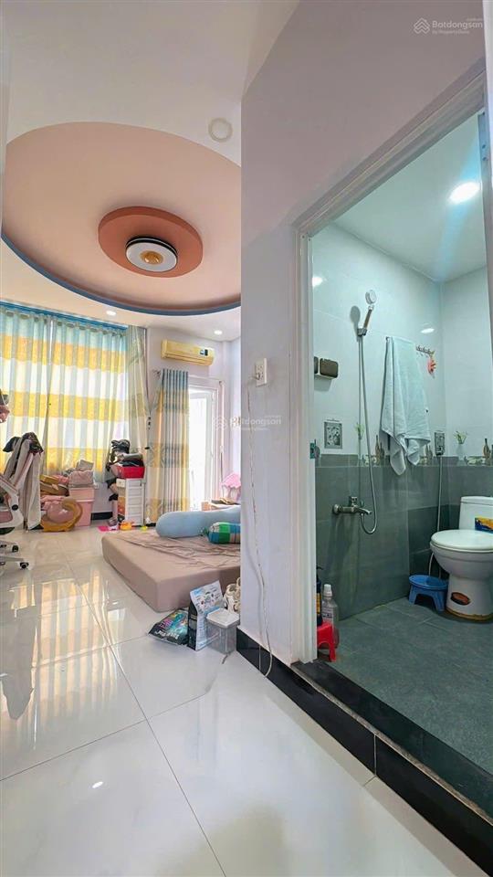 Nhà hẻm 4,5m đường bông sao, p5q8, dt 4mx7m, đúc 3 lầu, 3 pn, 4 wc