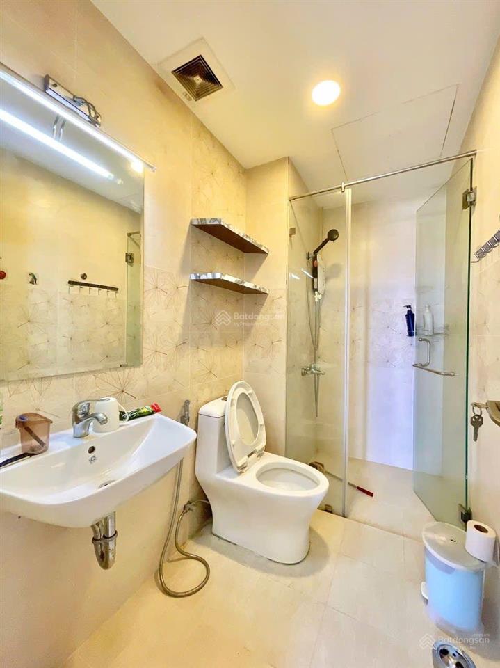 Bán căn hộ riva park, 5,6 tỷ, 82m2, full nội thất 2pn, 2wc, tại nguyễn tất thành, quận 4, tp.hcm