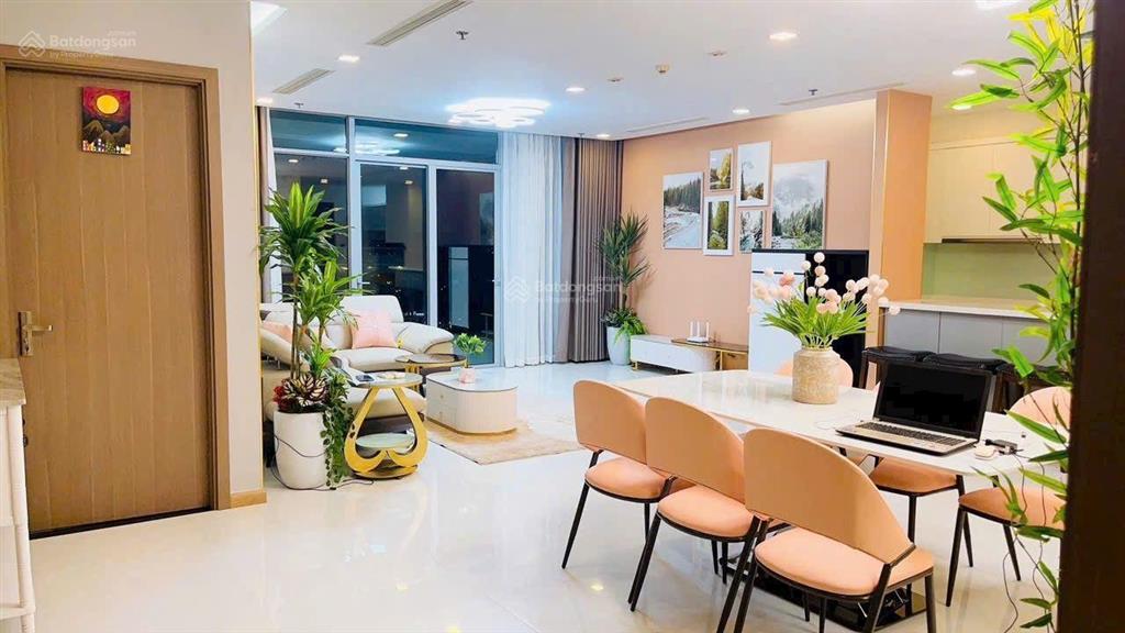 Cho thuê gấp cc vinhomes central park, 80 triệu vnd, 188m2, 4pn, 3wc, full nt đẹp bình thạnh, hcm
