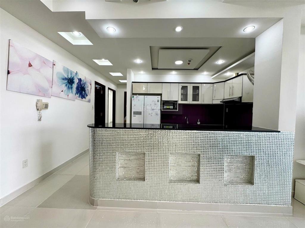 Cho thuê cc 3pn, 2wc tại sunrise city, 20 triệu, 125m2 căn góc full nt đẹp lầu đẹp view thoáng mát