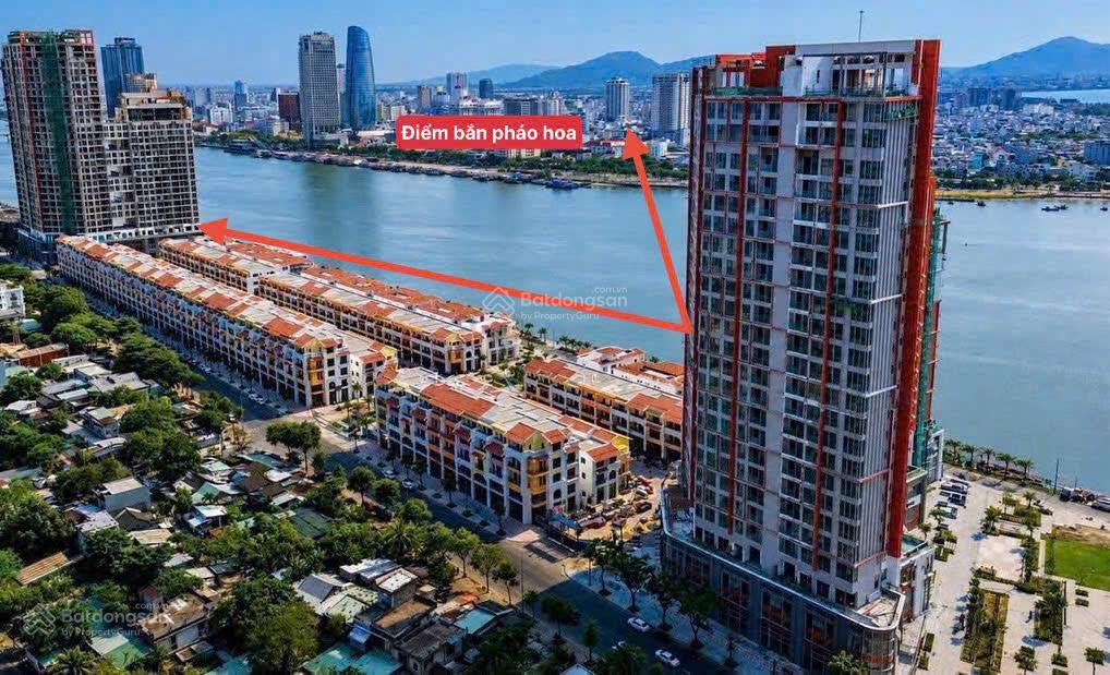 Cắt lỗ căn studio view xem pháo hoa sông hàn