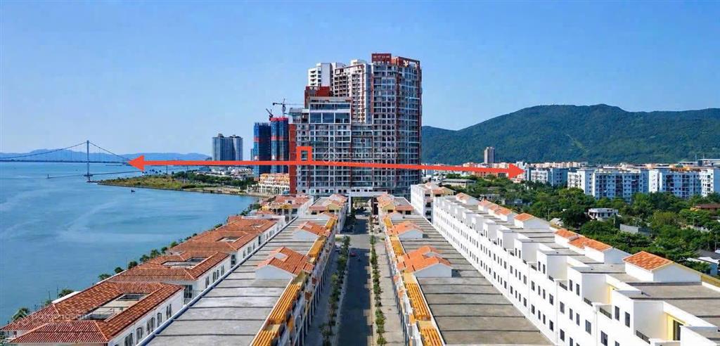 Cắt lỗ căn studio view xem pháo hoa sông hàn