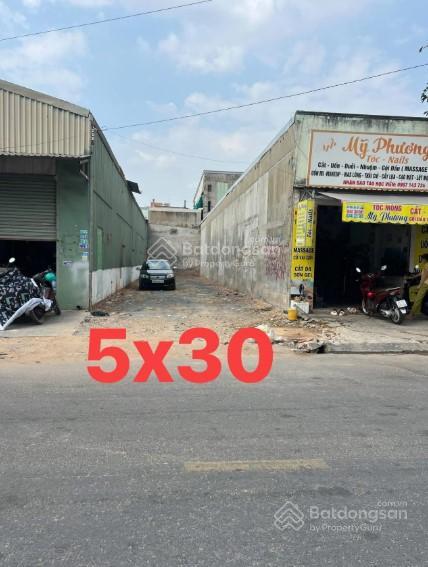 Chủ gửi bán lô đất trống đẹp gần chợ d11 kdc việt sing.