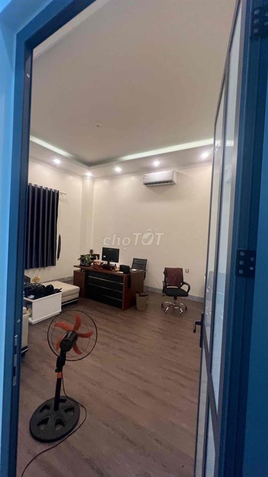 chính chủ cho thuê sàn 190m2 cạnh hồ Văn Quán giá 25tr/tháng