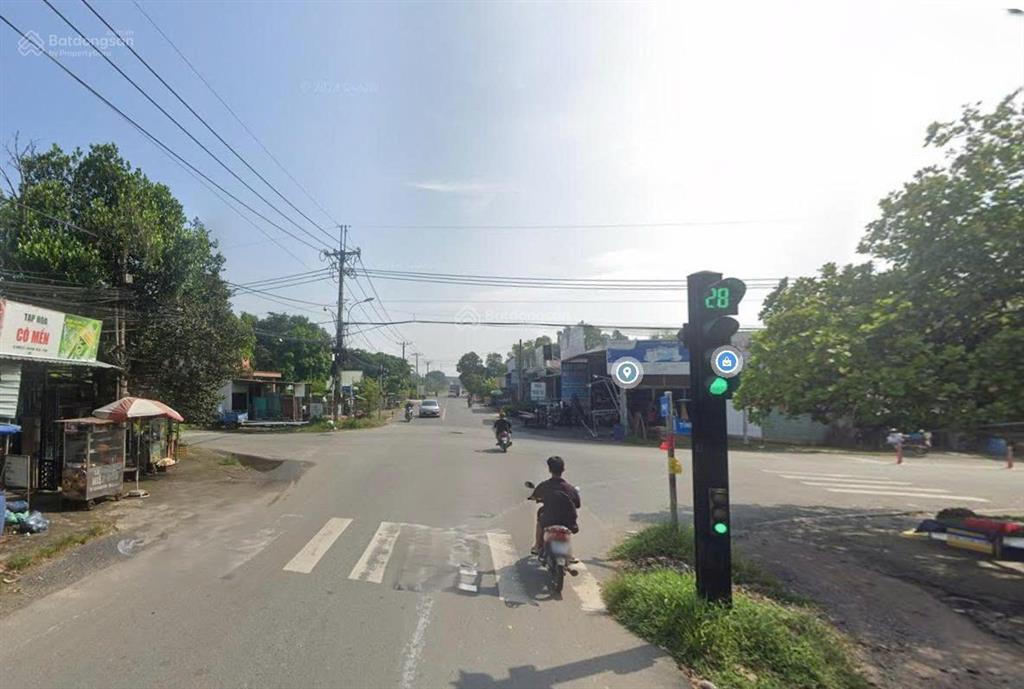 Gia đình cần bán nhanh miếng đất 295m2 góc 2 mt đường liêu bình hương, tân thông hội , củ chi