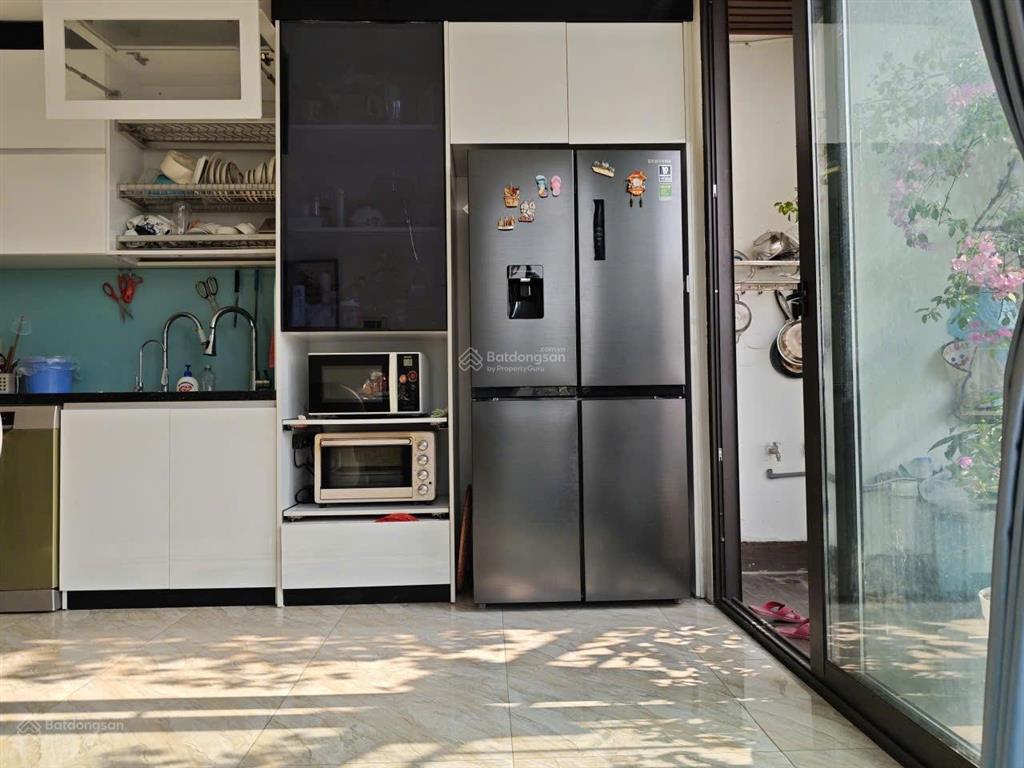 Bán nhà mặt đường phạm văn đồng, 28 tỷ, 46m2 mặt tiền 6m vỉa hè 8m