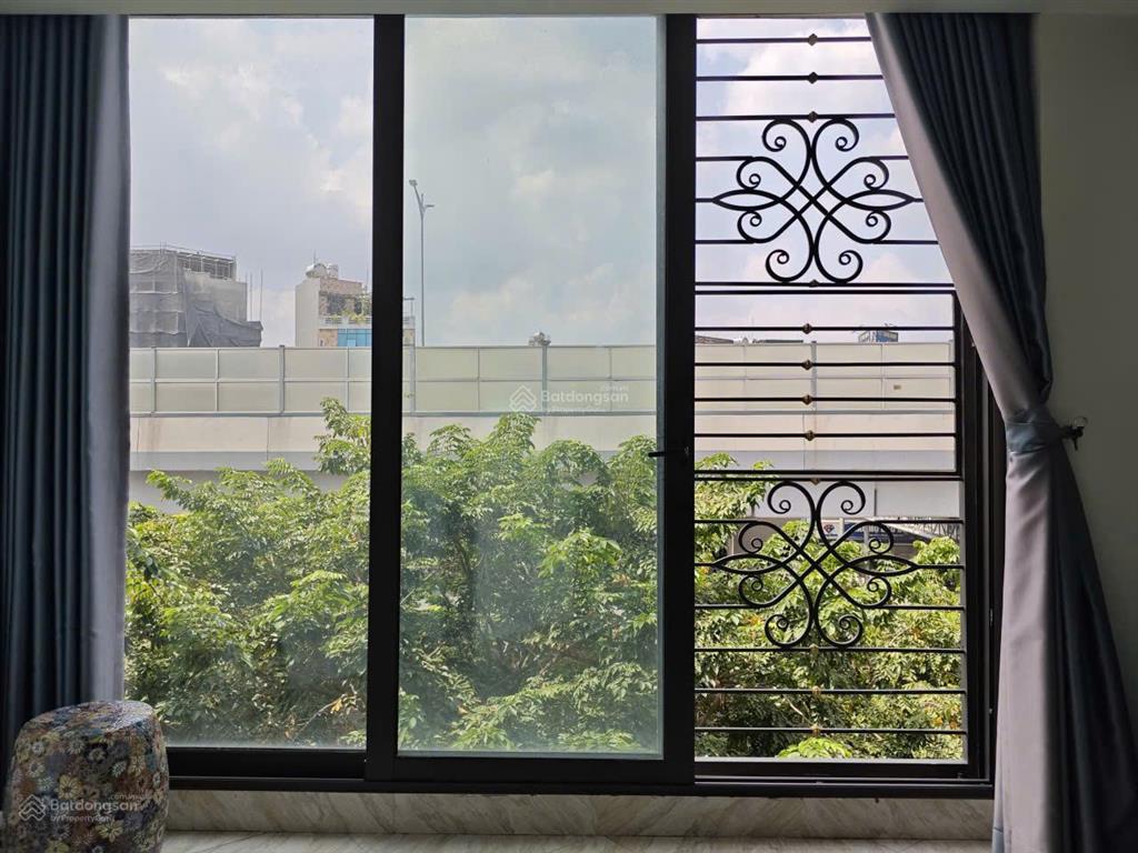 Bán nhà mặt đường phạm văn đồng, 28 tỷ, 46m2 mặt tiền 6m vỉa hè 8m